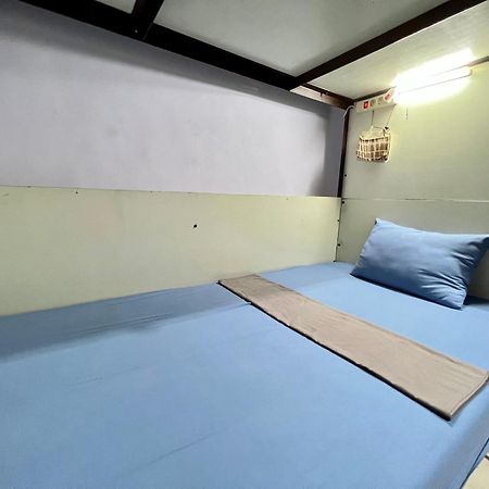 Mador Malang Dorm Hostel Exterior photo