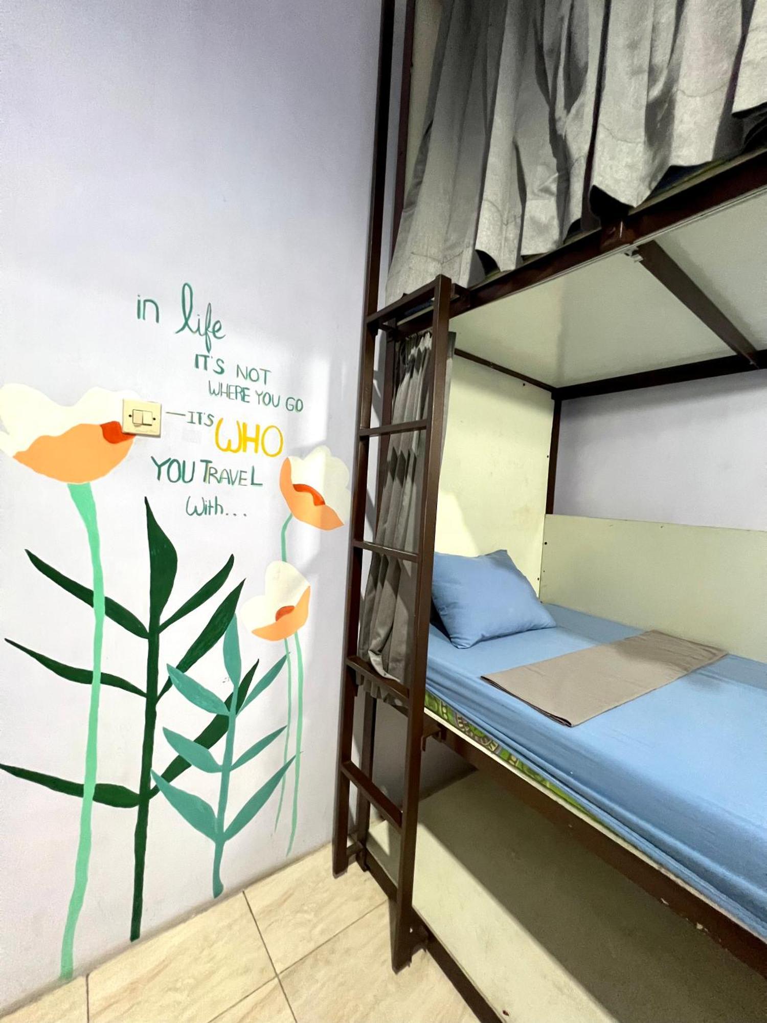 Mador Malang Dorm Hostel Exterior photo