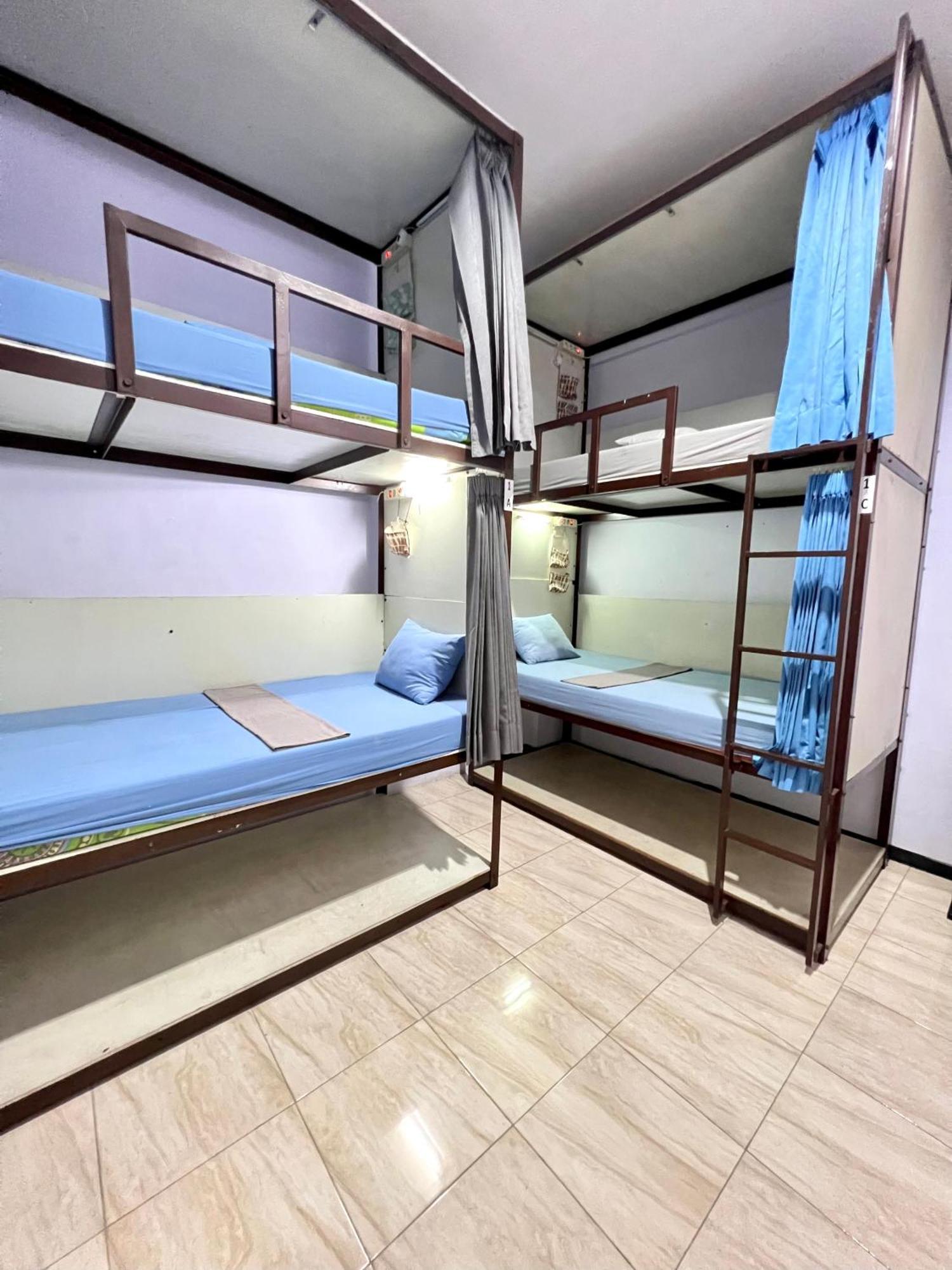 Mador Malang Dorm Hostel Exterior photo