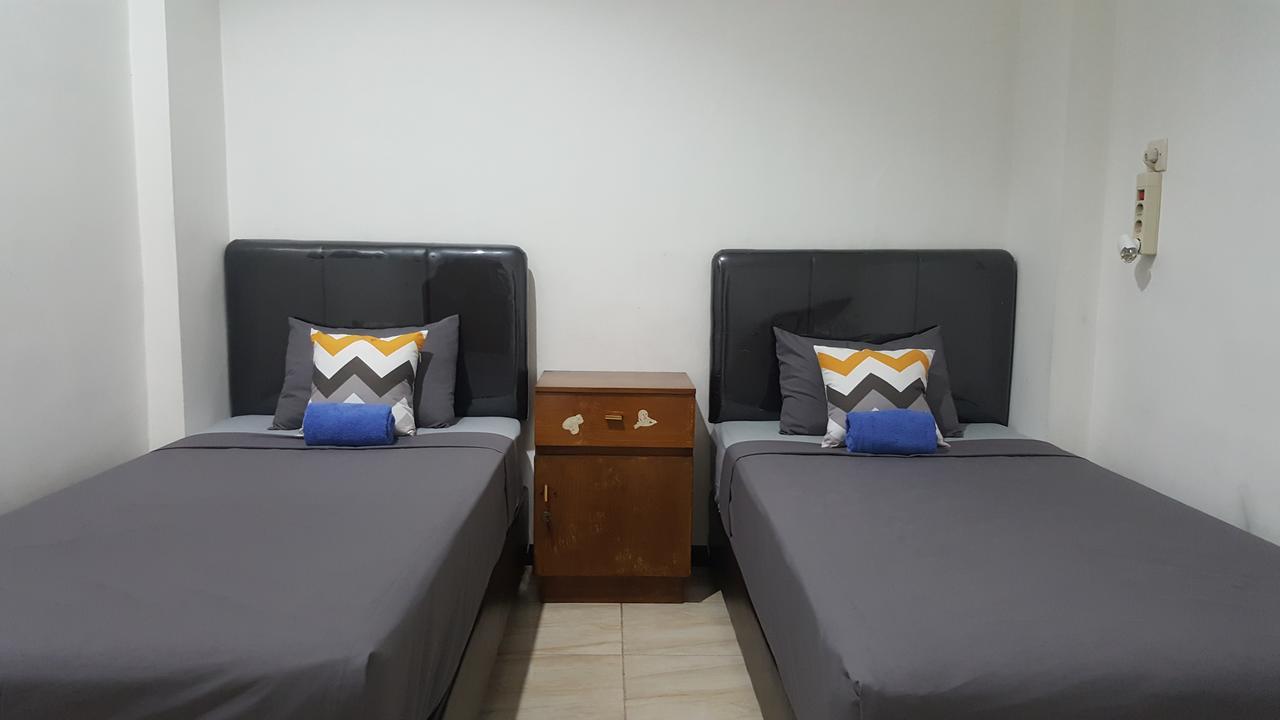 Mador Malang Dorm Hostel Exterior photo