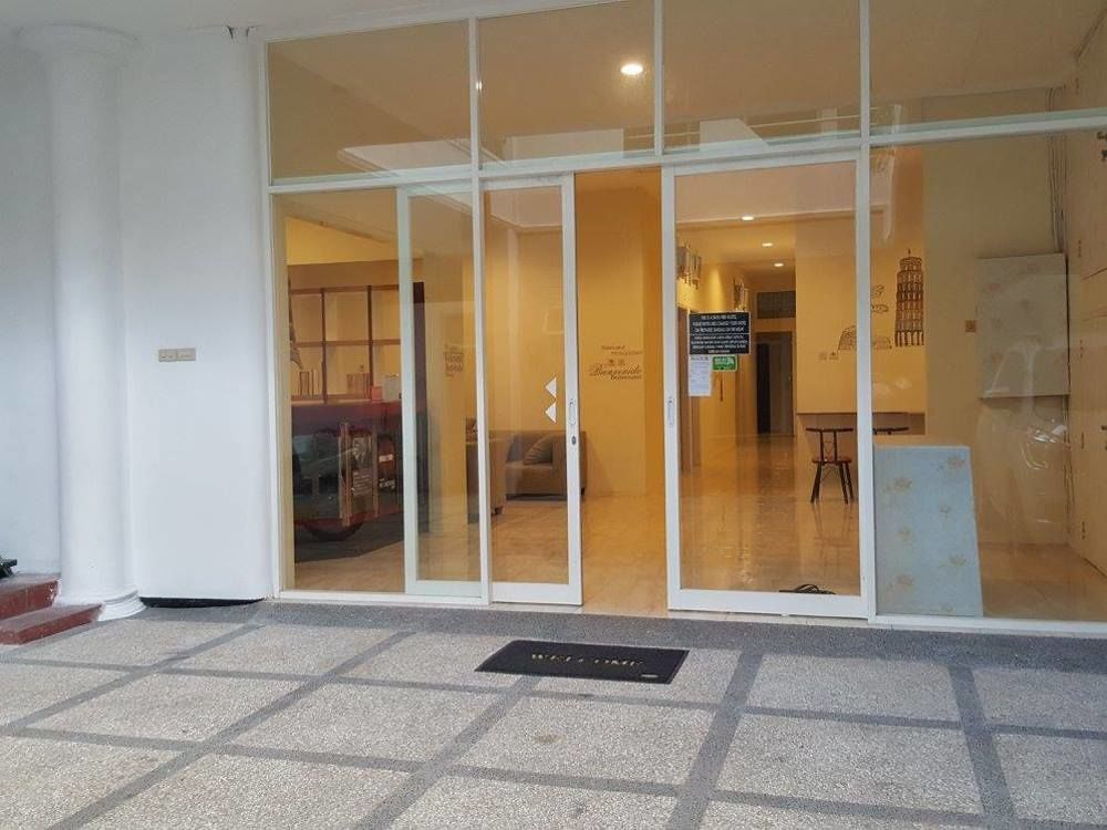 Mador Malang Dorm Hostel Exterior photo