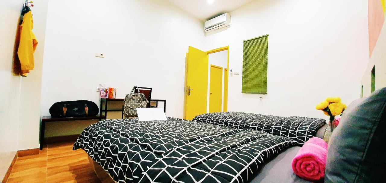 Mador Malang Dorm Hostel Exterior photo