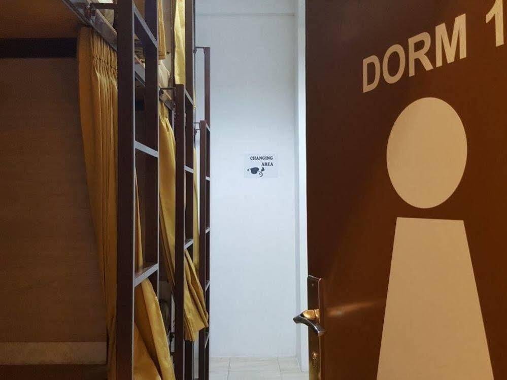 Mador Malang Dorm Hostel Exterior photo